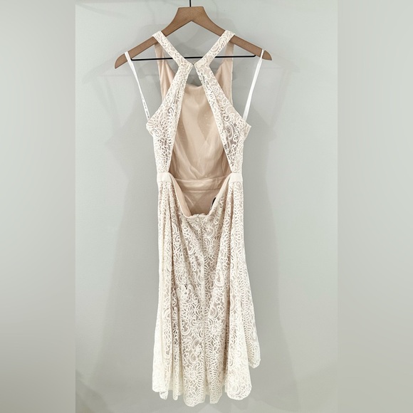 David’s Bridal DB Studio Lace Open Back Dress Beige Size 8 - Picture 8 of 8